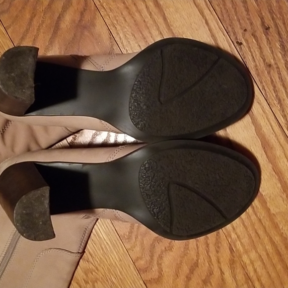 Suede Boots - Picture 13 of 14